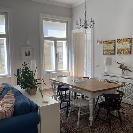 Urban Haven - 3 Beds, 3 Baths, Free Parking, Near Central Market Budapeste Exterior foto
