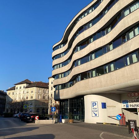 Urban Haven - 3 Beds, 3 Baths, Free Parking, Near Central Market Budapeste Exterior foto