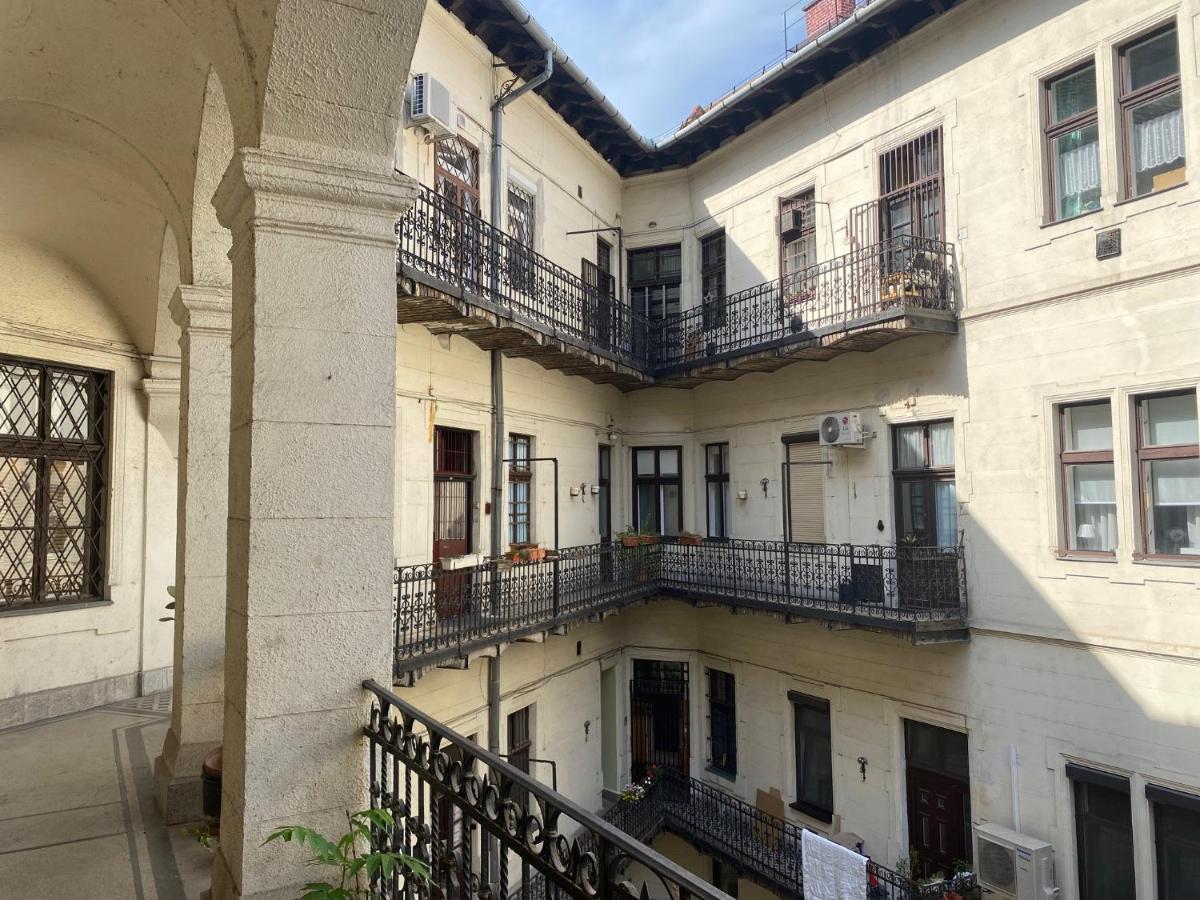 Urban Haven - 3 Beds, 3 Baths, Free Parking, Near Central Market Budapeste Exterior foto