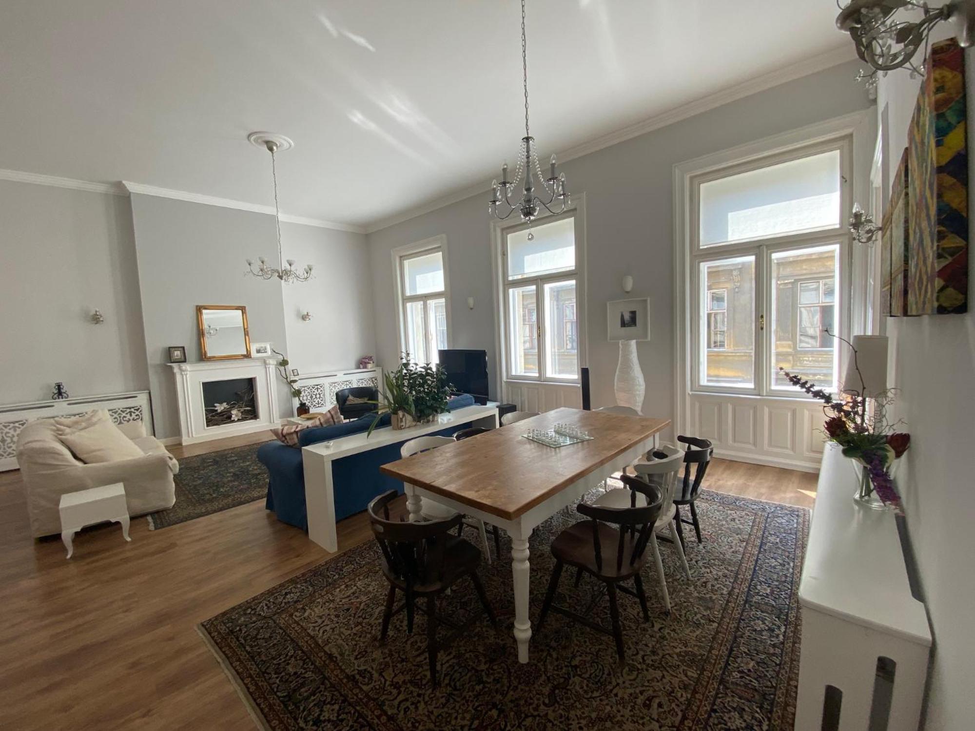 Urban Haven - 3 Beds, 3 Baths, Free Parking, Near Central Market Budapeste Exterior foto