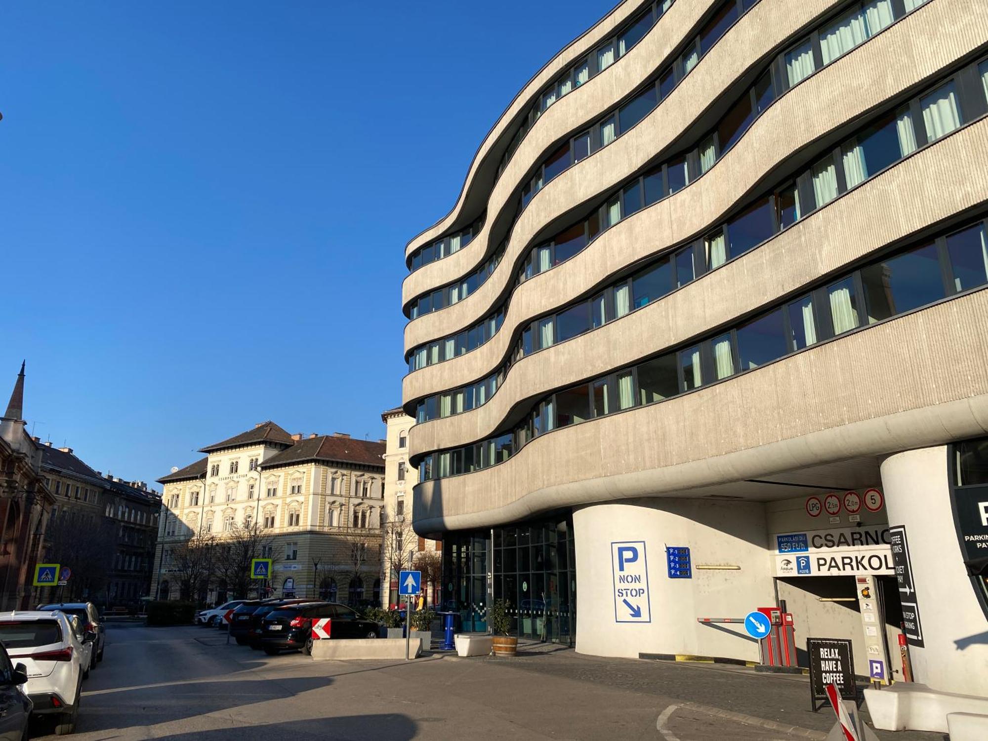 Urban Haven - 3 Beds, 3 Baths, Free Parking, Near Central Market Budapeste Exterior foto